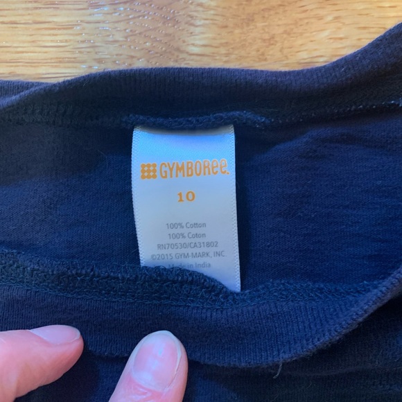 Five long sleeve t-shirts. - Picture 3 of 11